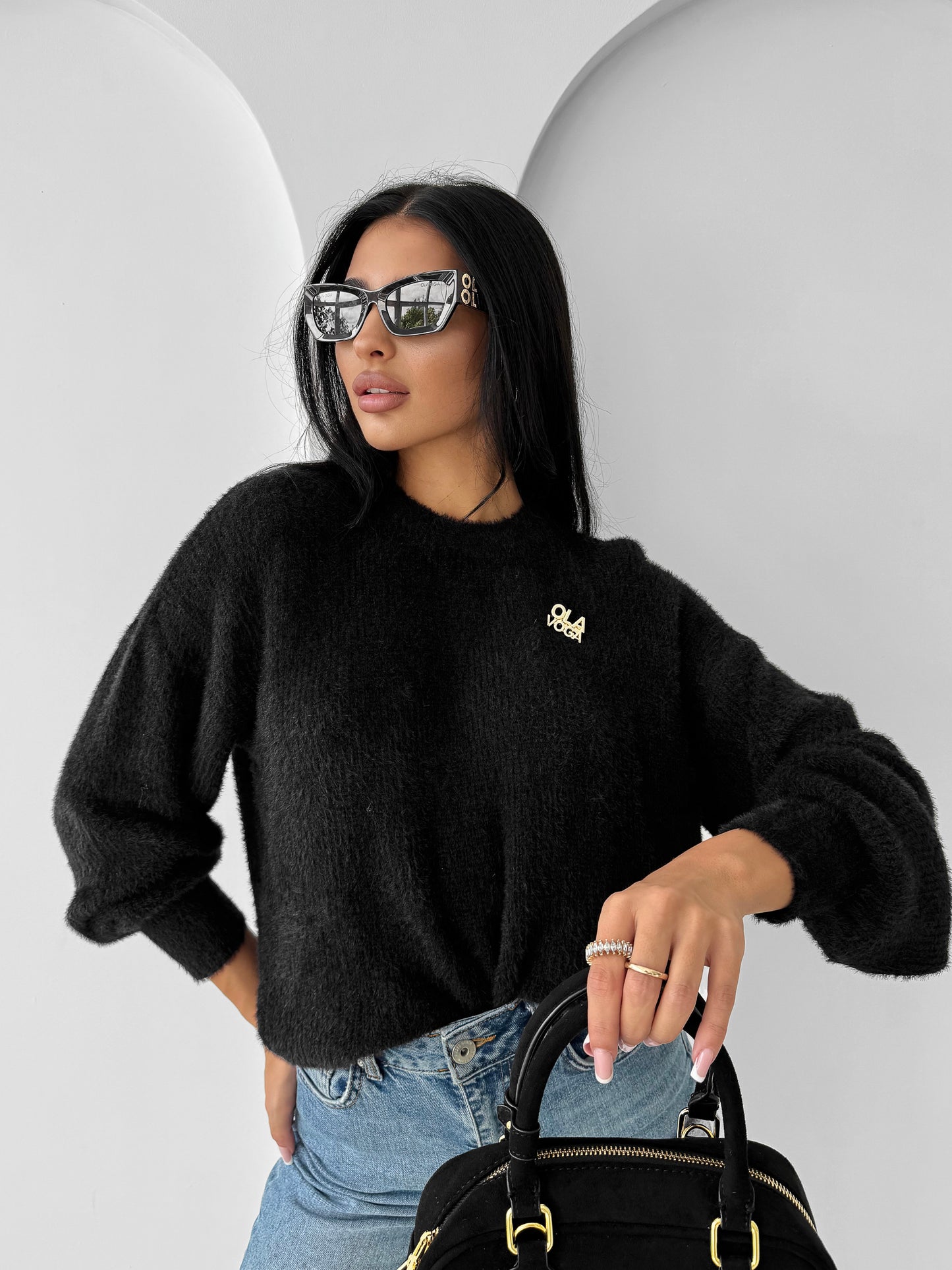 OLV Sweater – AURAMISU 2025