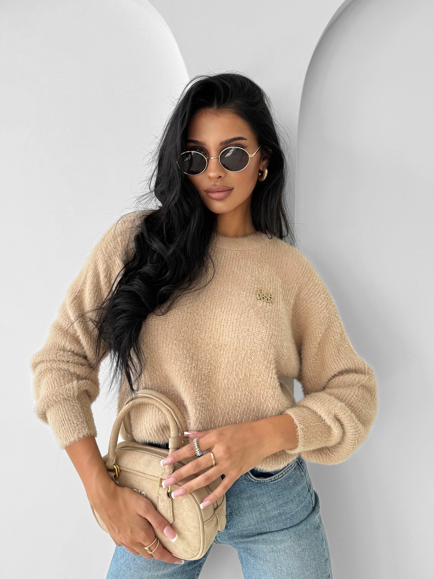 OLV Sweater – AURAMISU 2025