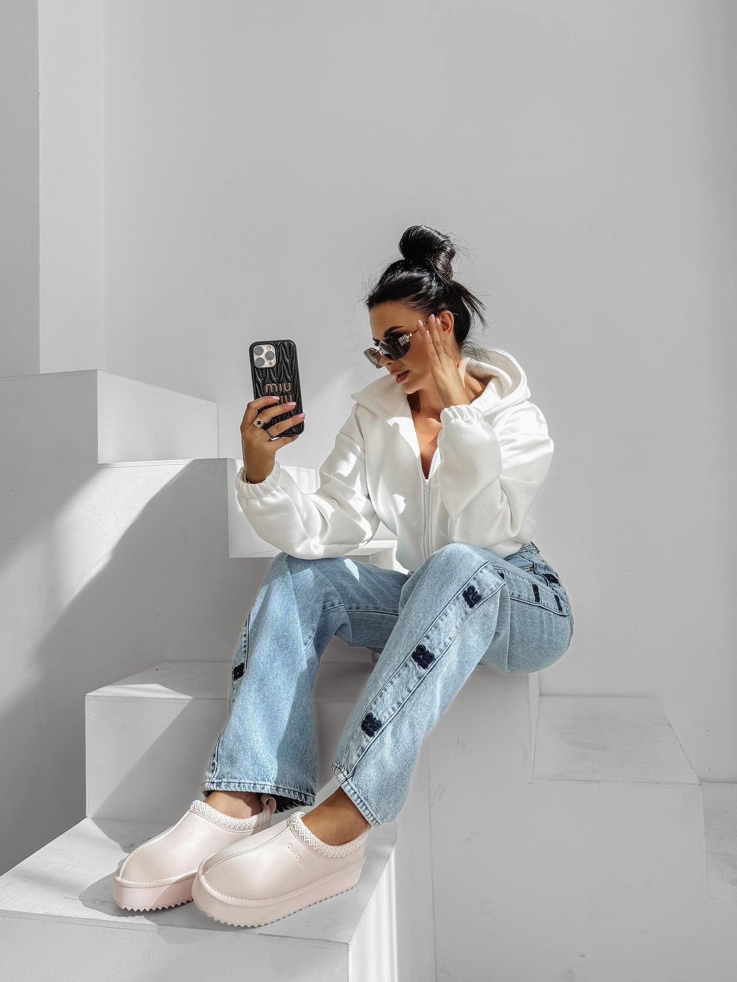 OLAVOGA Trousers ELIOKIE 2025