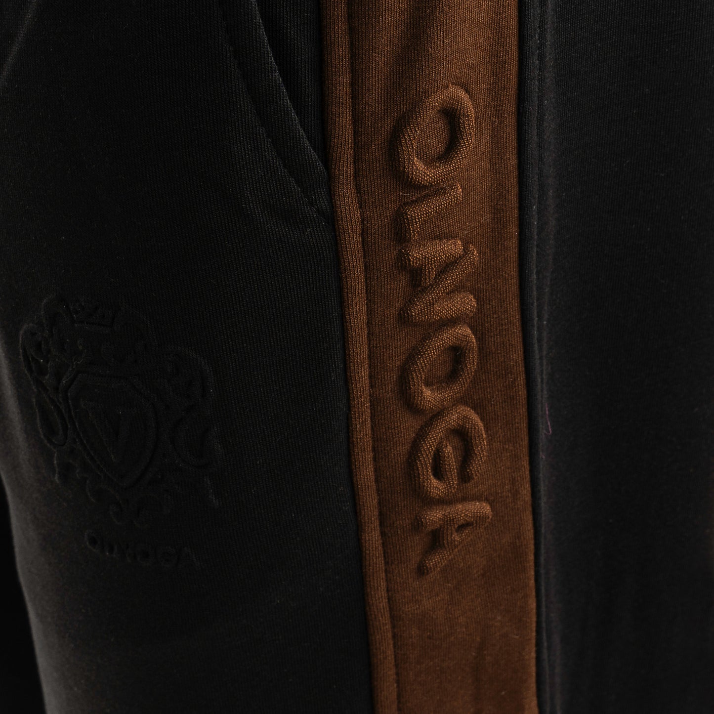 OLAVOGA Man Cari 2025