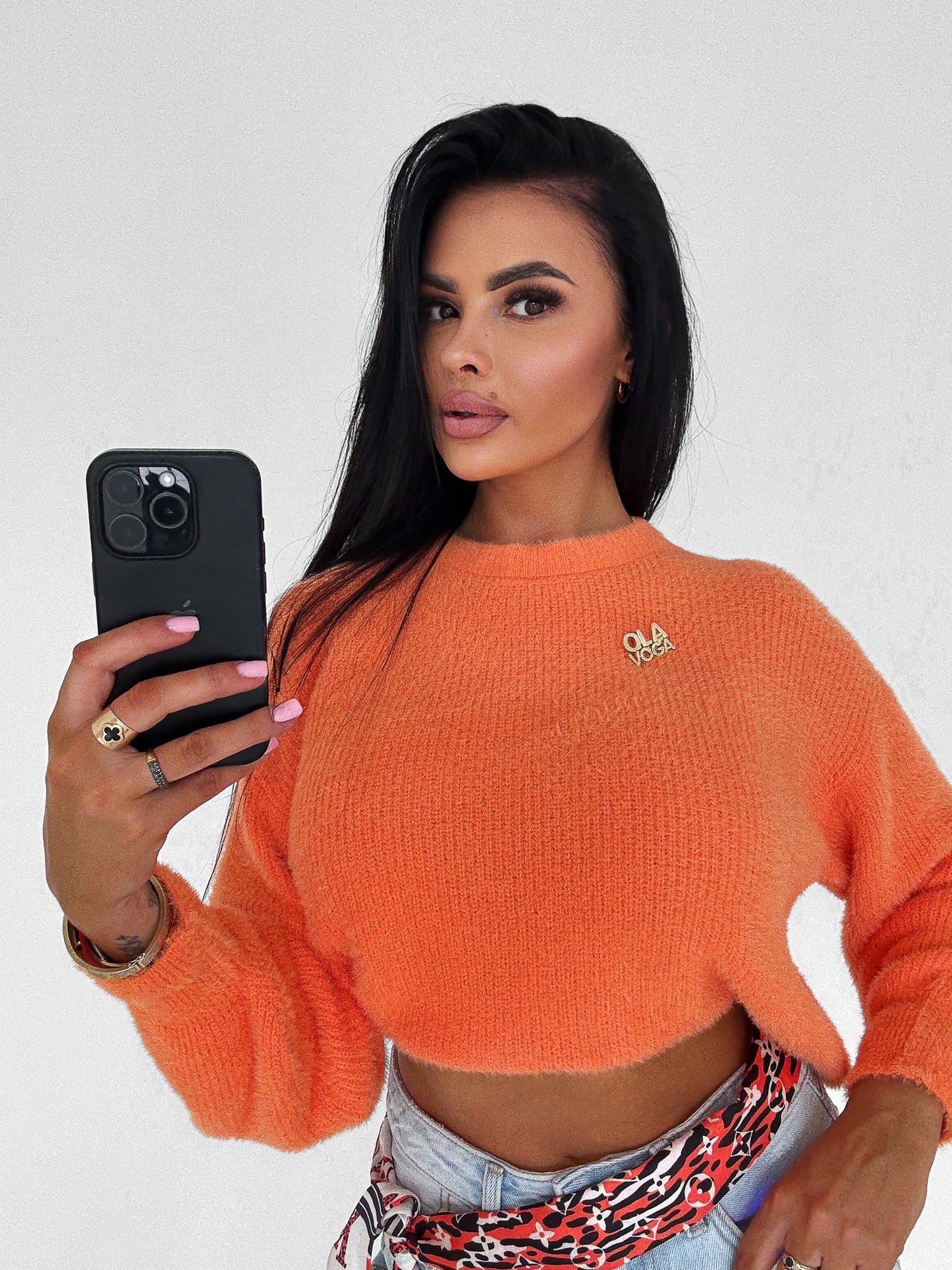 OLV Sweater – AURAMISU 2025