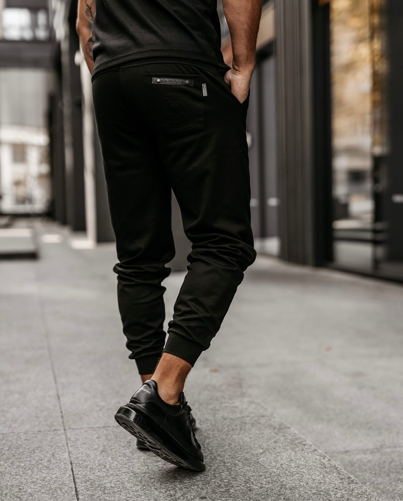 OLAVOGA Man Trousers NOVAVIIC 2025