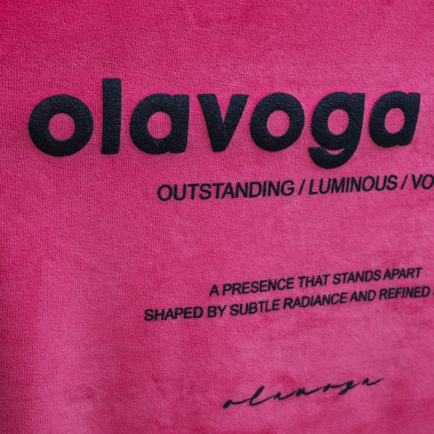 OLAVOGA Velvora 2026 sweatshirt