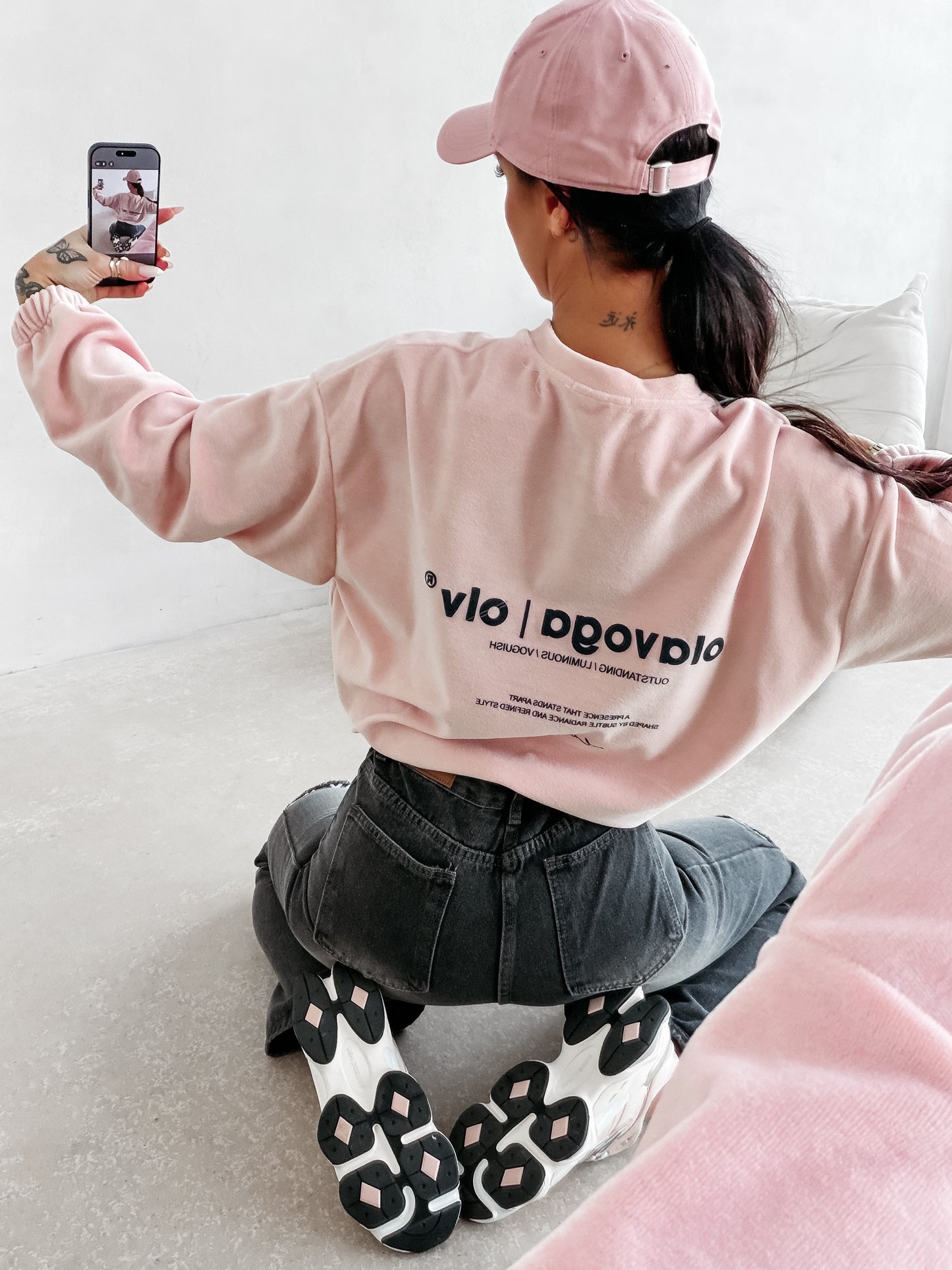 OLAVOGA Velvora 2026 sweatshirt