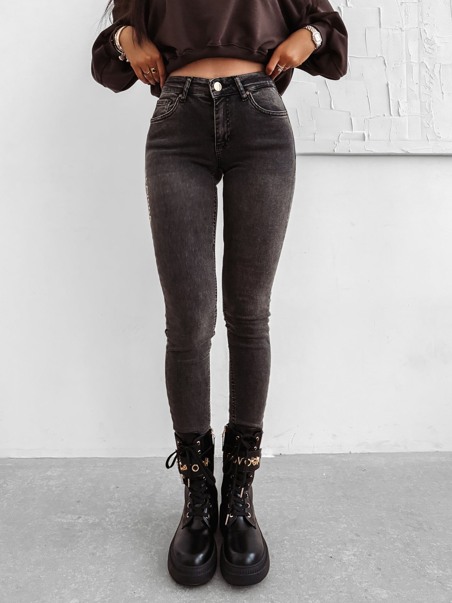 OLAVOGA Trousers NOON 2025